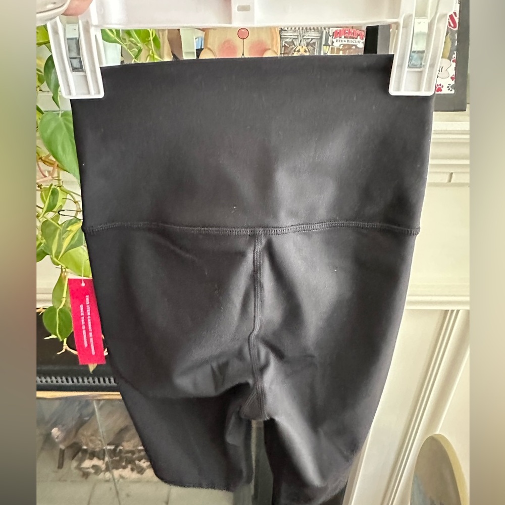 Carbon38 High Rise Biker Short In Diamond Compression - Picture 6 of 6